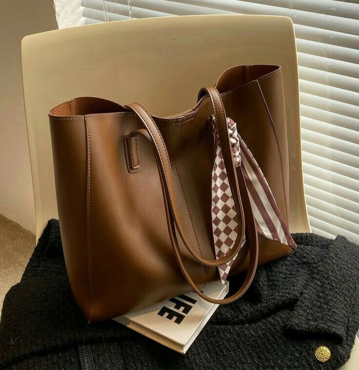 Top 7 Must-Have Handbags Every Woman Should Own in 2026